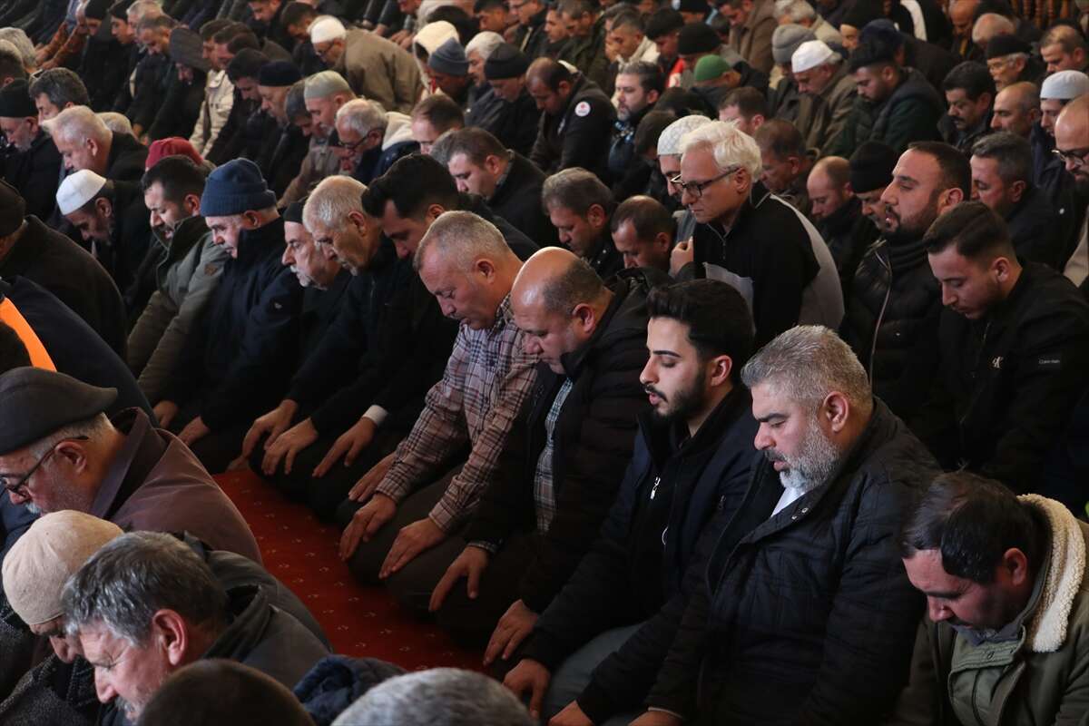 Konya ayağa kaldırdı! Habibi Neccar’da 3 yıl sonra ilk cuma 17